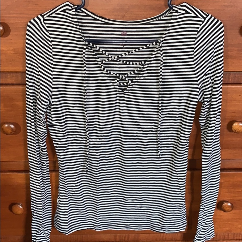 So lace-up long sleeve shirt